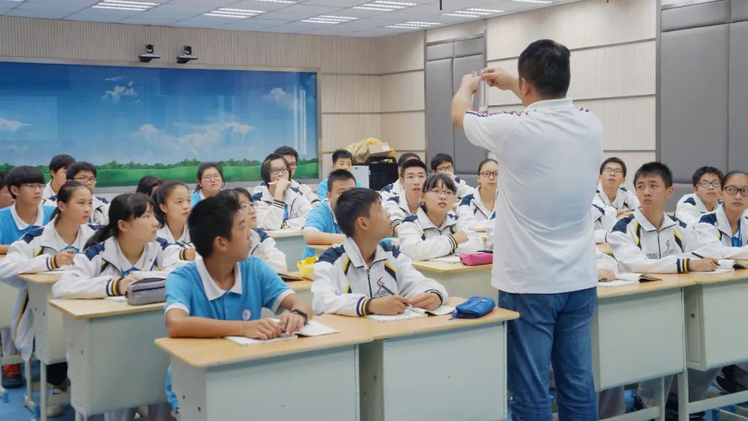 浙江紹興：“四位一體”混合研修，引領(lǐng)教師專業(yè)成長(zhǎng).jpg