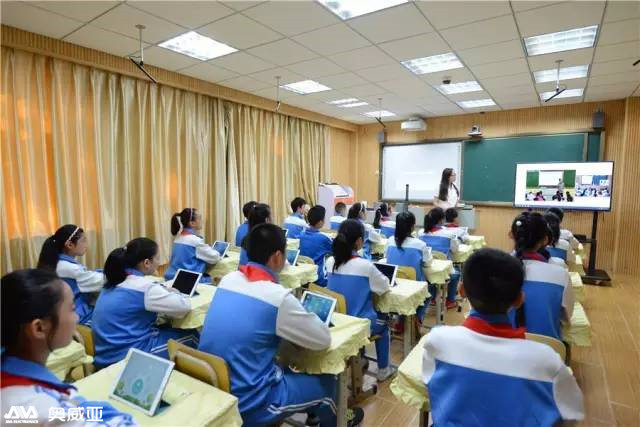 遠程互動+iPad教學，這可能是今年最好玩的黨課