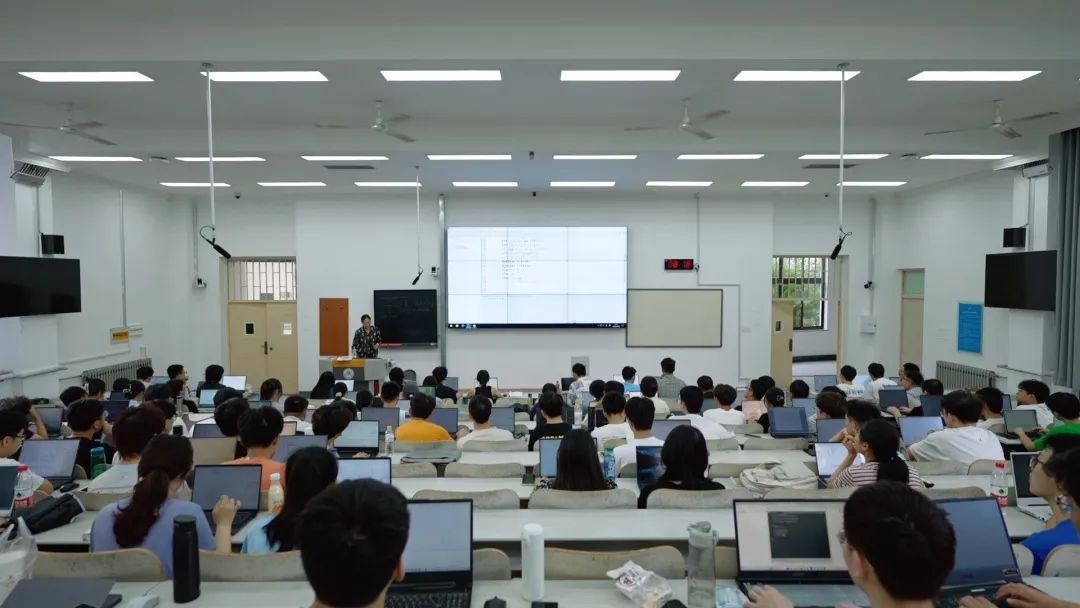 智慧教室解鎖課堂新模式，山東大學(xué)引領(lǐng)教育數(shù)字化潮流